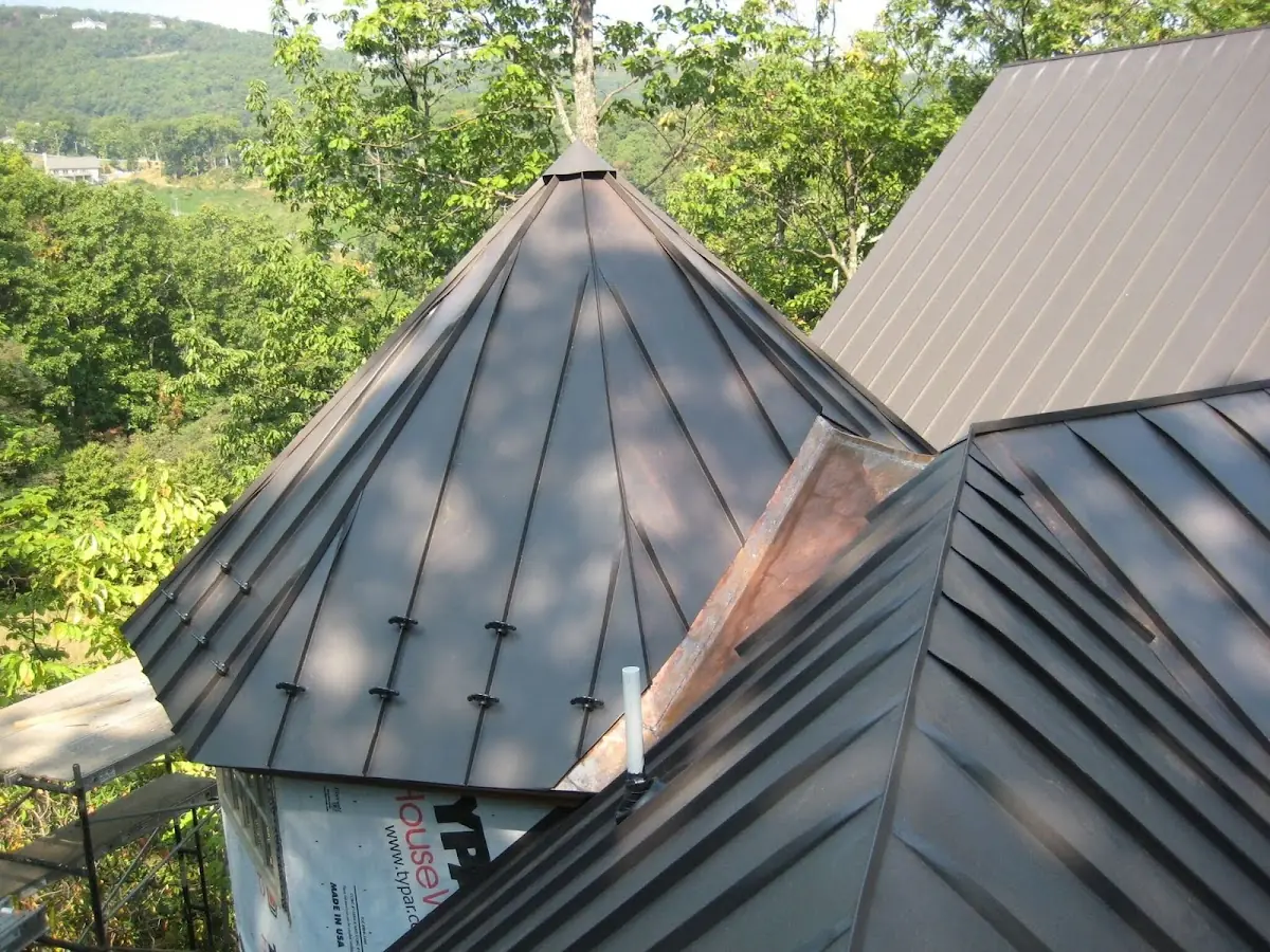 Professional Gutter Cleaning by Craftsman Roofing in Jordan Springs